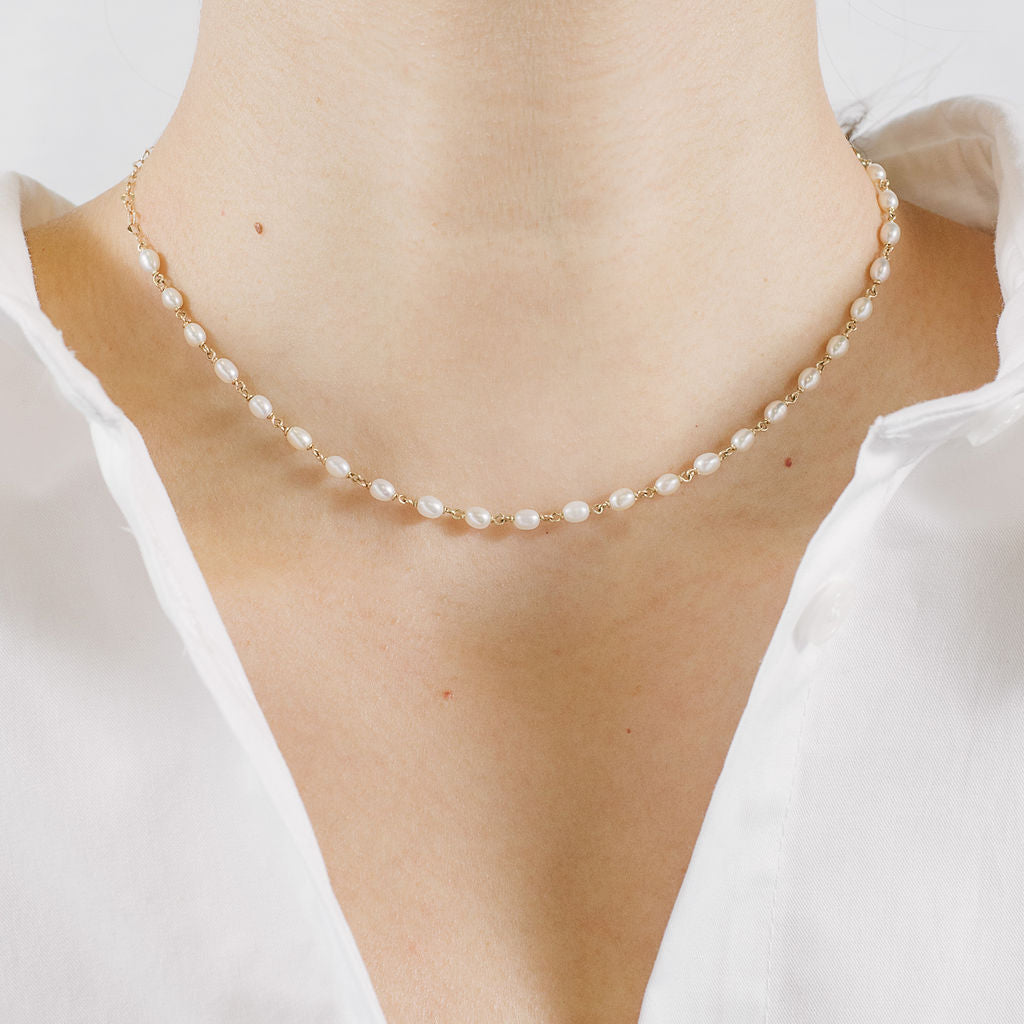 Oval Pearl Shimmer Contrast Necklace